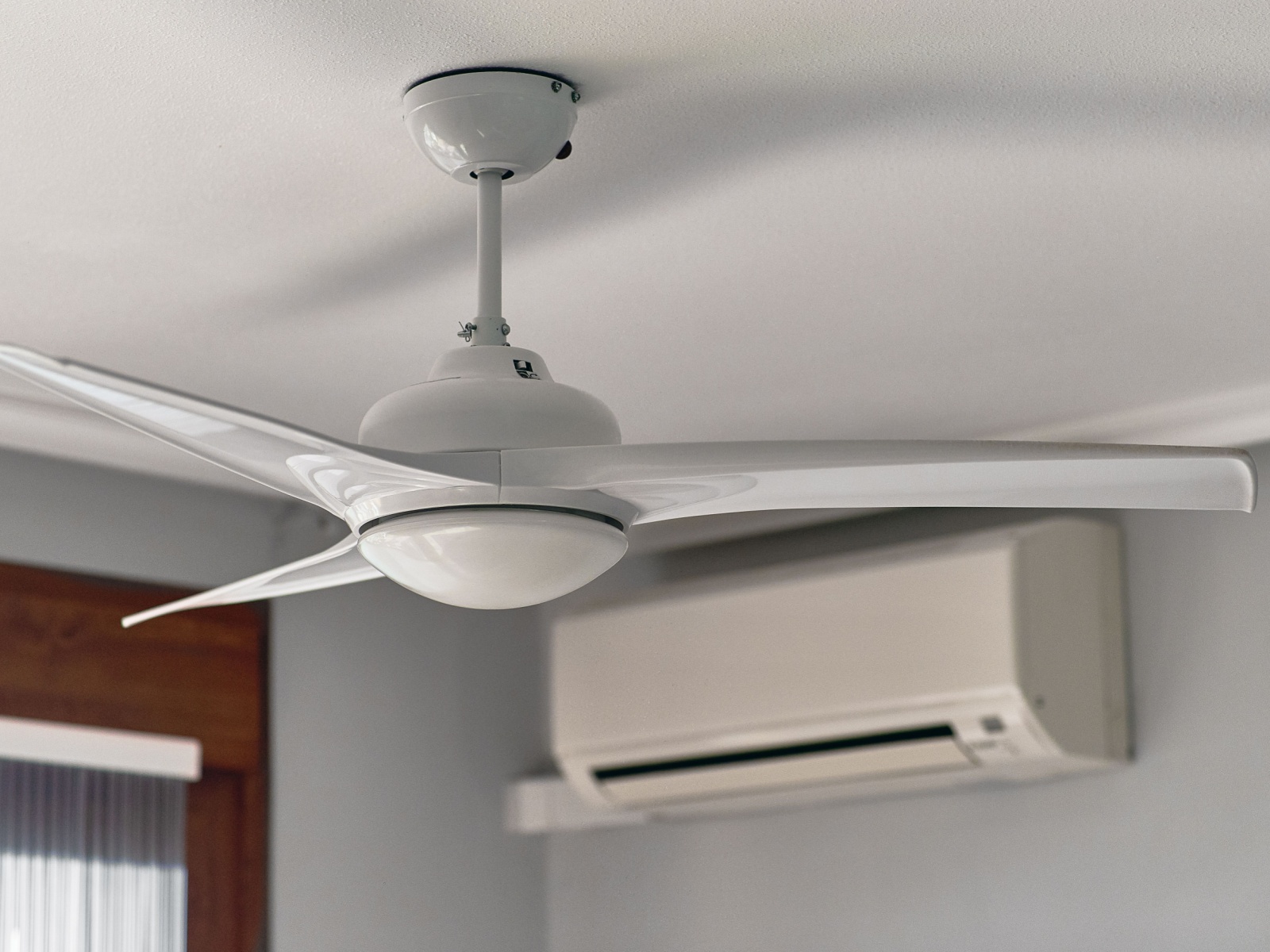 Cool Comfort - Expert Ceiling Fan Solutions in Edmonds